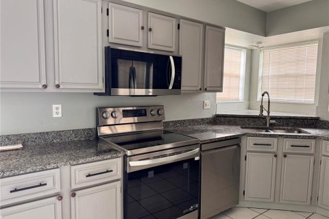 House in Kissimmee, Florida 3 bedrooms, 145.11 sq.m. № 2211279 - photo 3