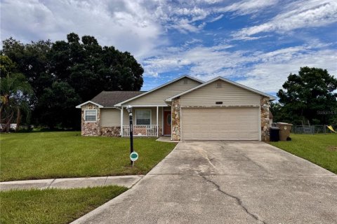 House in Kissimmee, Florida 3 bedrooms, 145.11 sq.m. № 2211279