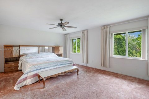 Townhouse in Miami, Florida 2 bedrooms, 165.37 sq.m. № 1891657 - photo 14