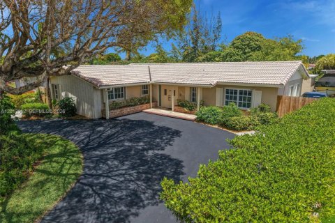 House in Miami, Florida 5 bedrooms, 200.2 sq.m. № 2076298 - photo 29