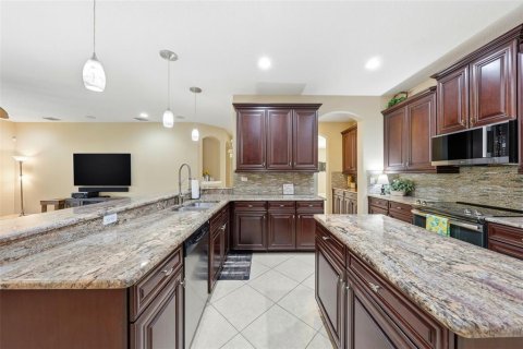 Casa en venta en Apopka, Florida, 4 dormitorios, 284.93 m2 № 2223558 - foto 12