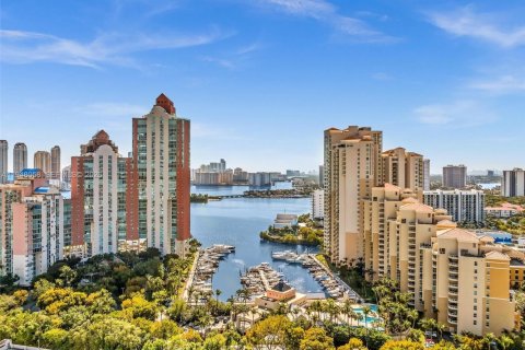 Condo in Aventura, Florida, 2 bedrooms № 2152969