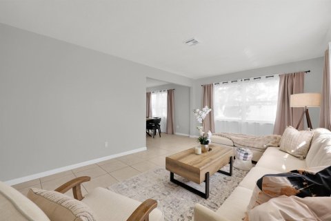 Casa en venta en Port St. Lucie, Florida, 2 dormitorios, 100.33 m2 № 2422355 - foto 11