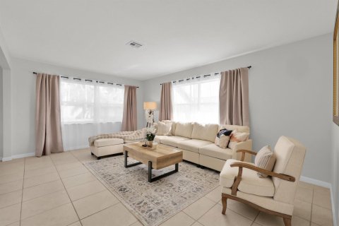 Casa en venta en Port St. Lucie, Florida, 2 dormitorios, 100.33 m2 № 2422355 - foto 10