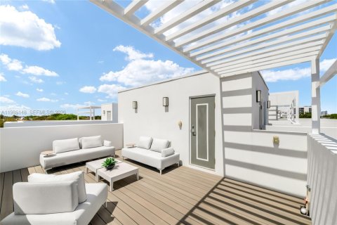 Купить таунхаус в Майами, Флорида 3 спальни, 211.26м2, № 2050599 - фото 20