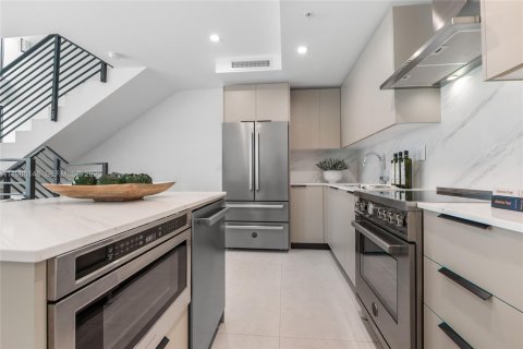 Купить таунхаус в Майами, Флорида 3 спальни, 211.26м2, № 2050599 - фото 10