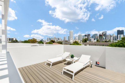 Купить таунхаус в Майами, Флорида 3 спальни, 211.26м2, № 2050599 - фото 22