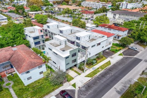 Купить таунхаус в Майами, Флорида 3 спальни, 211.26м2, № 2050599 - фото 30