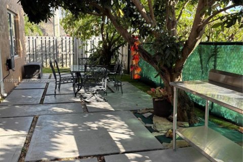 Villa ou maison à louer à Miami, Floride: 3 chambres, 147.81 m2 № 1994253 - photo 10