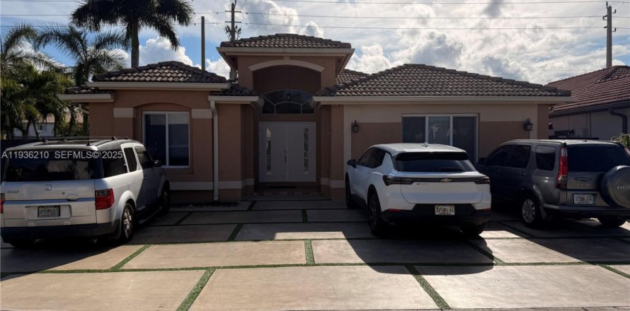 Villa ou maison à Miami, Floride 3 chambres, 147.81 m2 № 1994253