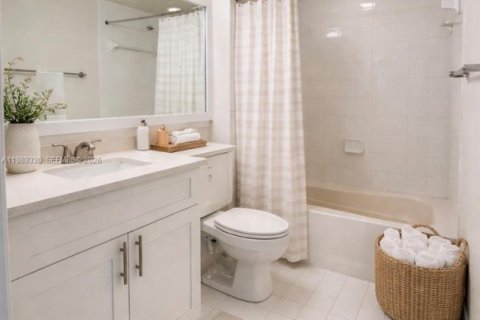 Купить кондоминиум в Майами, Флорида 1 спальня, 70.61м2, № 2065574 - фото 7