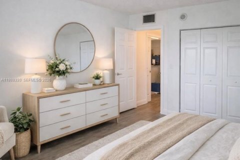 Купить кондоминиум в Майами, Флорида 1 спальня, 70.61м2, № 2065574 - фото 4