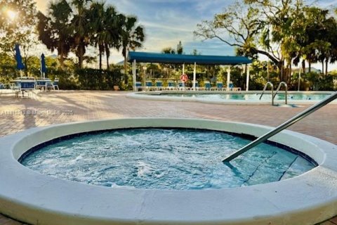 Condominio en venta en Hollywood, Florida, 1 dormitorio, 78.41 m2 № 1937740 - foto 22