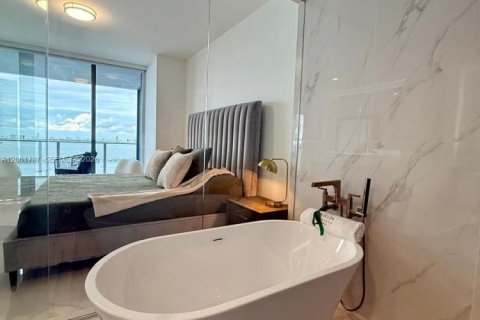 Apartment in Miami, Florida 3 bedrooms, 162.58 sq.m. № 2246831 - photo 4