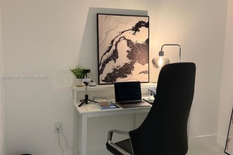 Apartment in Miami, Florida 3 bedrooms, 162.58 sq.m. № 2246831 - photo 7