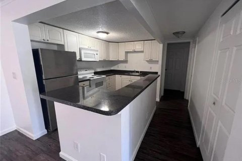 Copropriété à vendre à Orlando, Floride: 2 chambres, 76.92 m2 № 1800321 - photo 6