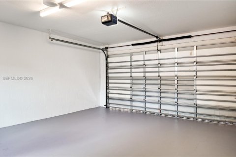 Adosado en venta en West Miami, Florida, 3 dormitorios, 161.19 m2 № 2045905 - foto 5