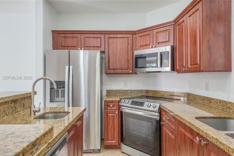 Adosado en venta en West Miami, Florida, 3 dormitorios, 161.19 m2 № 2045905 - foto 2