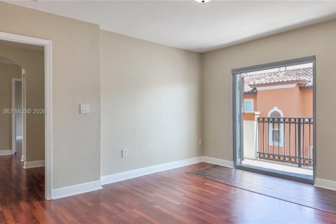 Adosado en venta en West Miami, Florida, 3 dormitorios, 161.19 m2 № 2045905 - foto 6