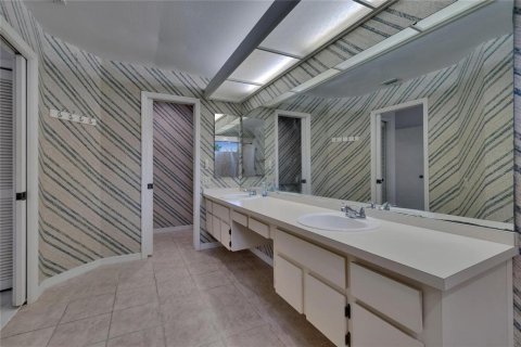 House in Plant City, Florida 3 bedrooms, 213.49 sq.m. № 1750161 - photo 18