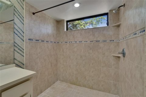 House in Plant City, Florida 3 bedrooms, 213.49 sq.m. № 1750161 - photo 17