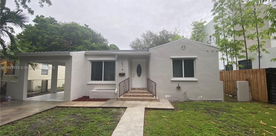 Villa ou maison à Miami, Floride 2 chambres, 80.27 m2 № 1946785