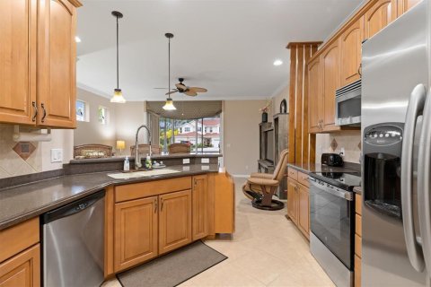 Townhouse in North Port, Florida 3 bedrooms, 149.39 sq.m. № 2208799 - photo 11