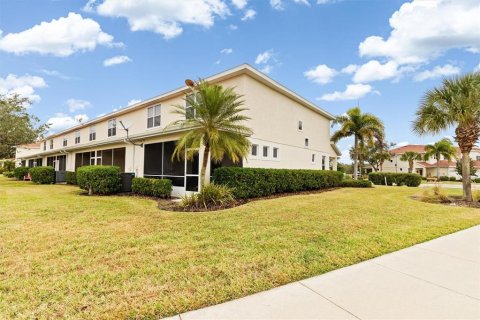 Townhouse in North Port, Florida 3 bedrooms, 149.39 sq.m. № 2208799 - photo 29