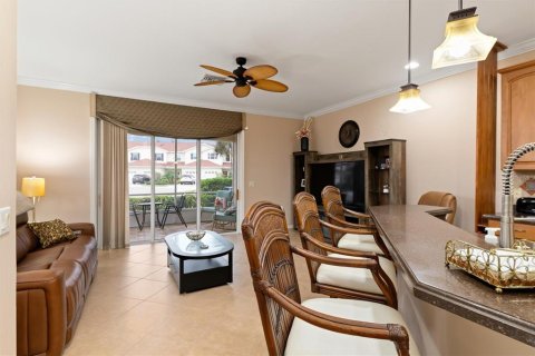 Townhouse in North Port, Florida 3 bedrooms, 149.39 sq.m. № 2208799 - photo 5
