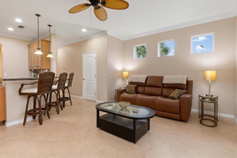 Townhouse in North Port, Florida 3 bedrooms, 149.39 sq.m. № 2208799 - photo 8