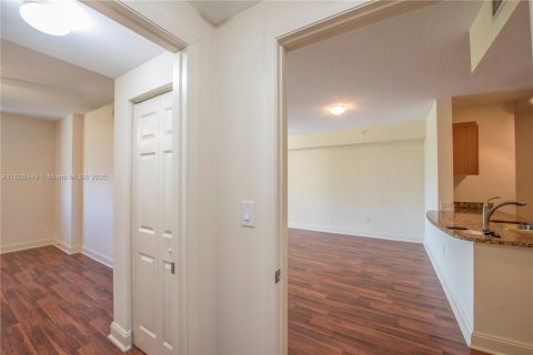 Condo in Plantation, Florida, 1 bedroom  № 1742214 - photo 9