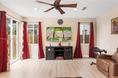 Villa ou maison à vendre à Homestead, Floride: 4 chambres, 244.61 m2 № 1948737 - photo 20