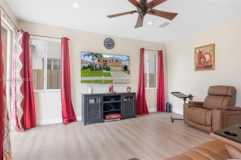 Villa ou maison à vendre à Homestead, Floride: 4 chambres, 244.61 m2 № 1948737 - photo 17