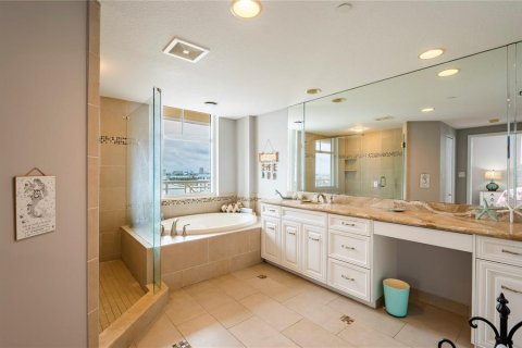 Copropriété à vendre à Clearwater, Floride: 3 chambres, 187.2 m2 № 2414994 - photo 25