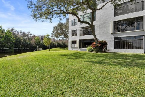 Copropriété à vendre à Coconut Creek, Floride: 2 chambres, 101.54 m2 № 1957483 - photo 23