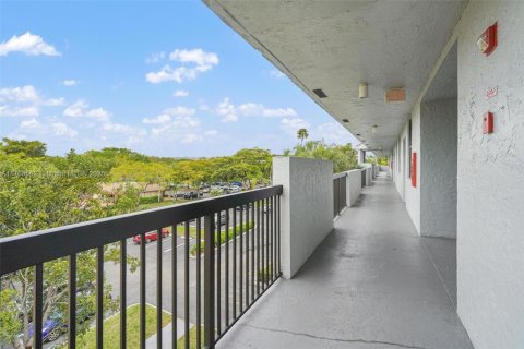 Copropriété à vendre à Coconut Creek, Floride: 2 chambres, 101.54 m2 № 1957483 - photo 25