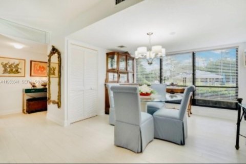 Condo in Boynton Beach, Florida, 2 bedrooms  № 1992091 - photo 11