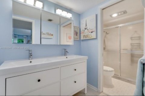 Condo in Boynton Beach, Florida, 2 bedrooms  № 1992091 - photo 13