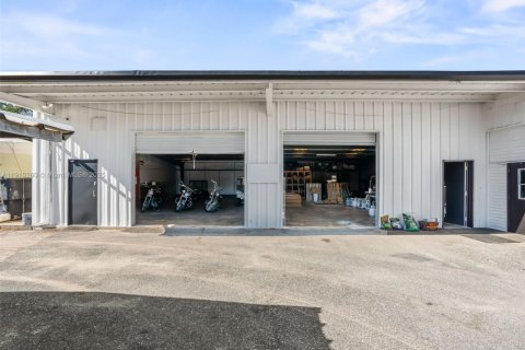 Propiedad comercial en venta en Ocala, Florida № 1971411 - foto 25