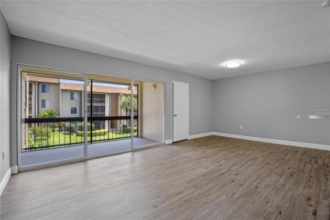 Condominio en alquiler en Altamonte Springs, Florida, 1 dormitorio, 58.81 m2 № 1905211 - foto 2