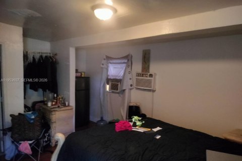 House in West Park, Florida 6 bedrooms, 151.15 sq.m. № 2007919 - photo 8