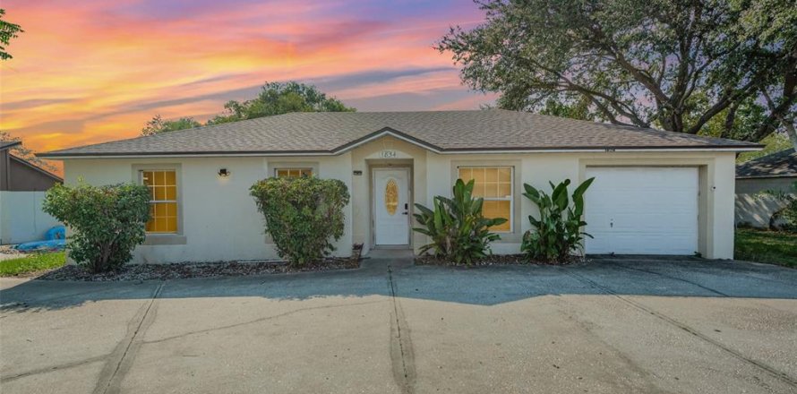 House in Deltona, Florida 3 bedrooms, 102.94 sq.m. № 1900067