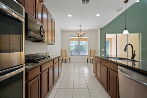 House in Winter Garden, Florida 5 bedrooms, 331.48 sq.m. № 1839044 - photo 17