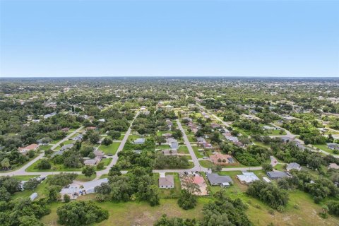 House in Port Charlotte, Florida 3 bedrooms, 144.09 sq.m. № 1855768 - photo 24