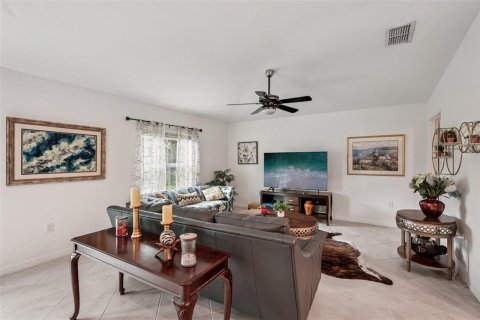 House in Port Charlotte, Florida 3 bedrooms, 144.09 sq.m. № 1855768 - photo 4
