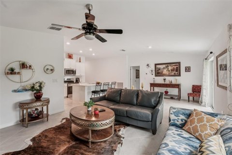 House in Port Charlotte, Florida 3 bedrooms, 144.09 sq.m. № 1855768 - photo 6