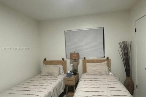 Villa ou maison à louer à Davie, Floride: 4 chambres, 153.29 m2 № 2087591 - photo 15