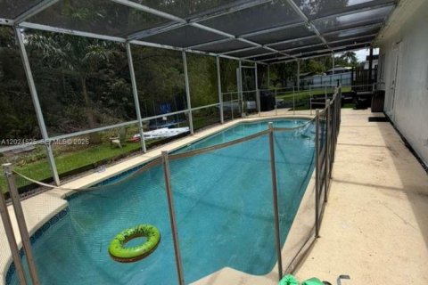 Villa ou maison à louer à Davie, Floride: 4 chambres, 153.29 m2 № 2087591 - photo 19
