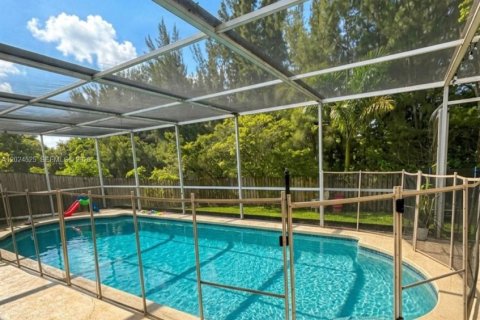 Villa ou maison à louer à Davie, Floride: 4 chambres, 153.29 m2 № 2087591 - photo 9