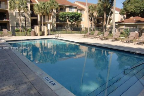 Condo in Coral Springs, Florida, 2 bedrooms  № 1844055 - photo 1